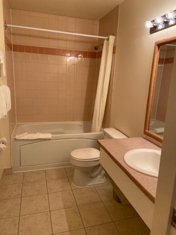 Western Budget Motel West Red Deer Esterno foto